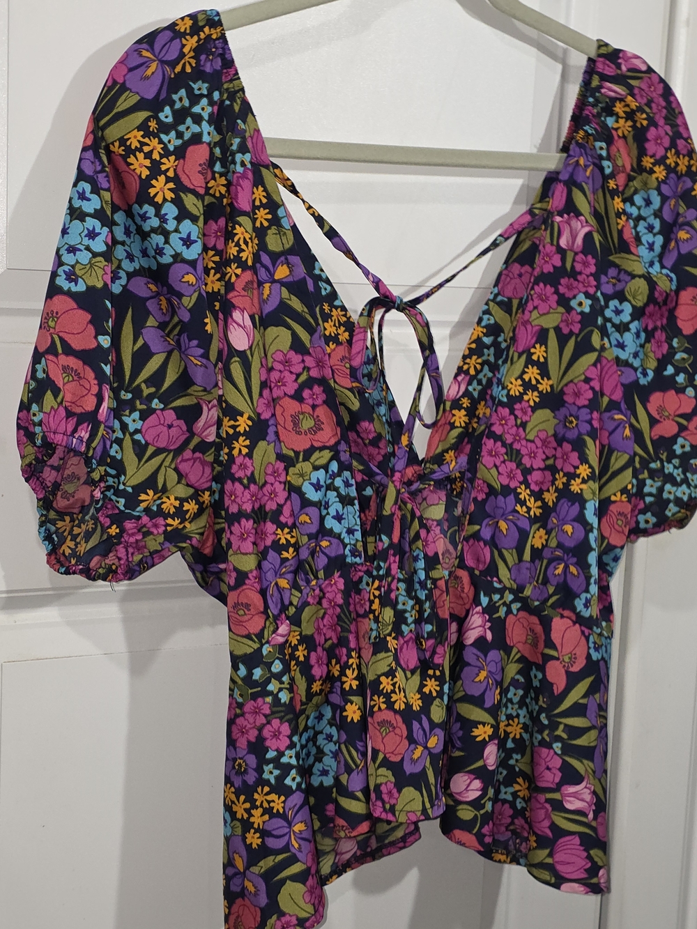 Floral Puff-Sleeve Tie-Back Blouse - Black/Multi